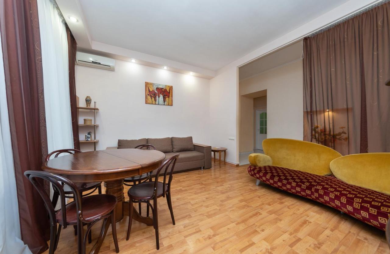 Apartamenty Sofia Kiev Esterno foto